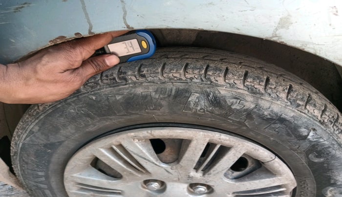 2011 Hyundai i10 MAGNA 1.2, Petrol, Manual, 1,22,315 km, tyre