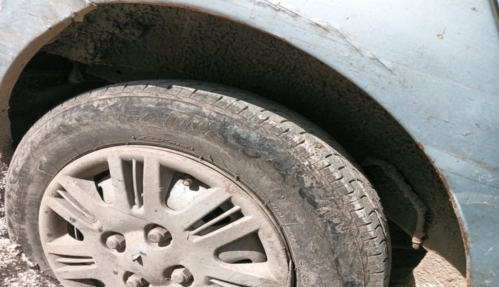 2011 Hyundai i10 MAGNA 1.2, Petrol, Manual, 1,22,315 km, tyre