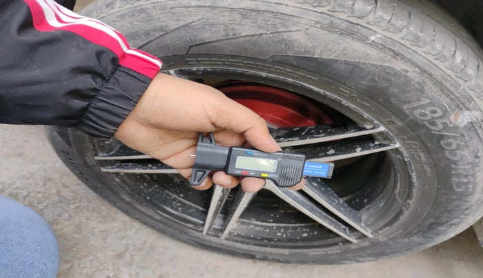 2011 Toyota Etios VX, Petrol, Manual, 1,29,742 km, tyre