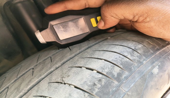 2025 Maruti Dzire ZXi Plus AMT, Petrol, Automatic, 14,451 km, tyre