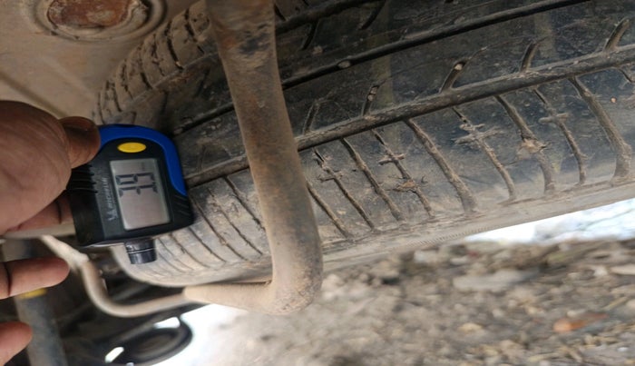 2012 Maruti Ertiga VXI, Petrol, Manual, 85,521 km, tyre