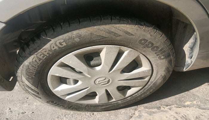 2013 Maruti Swift Dzire VXI, Petrol, Manual, 67,942 km, tyre