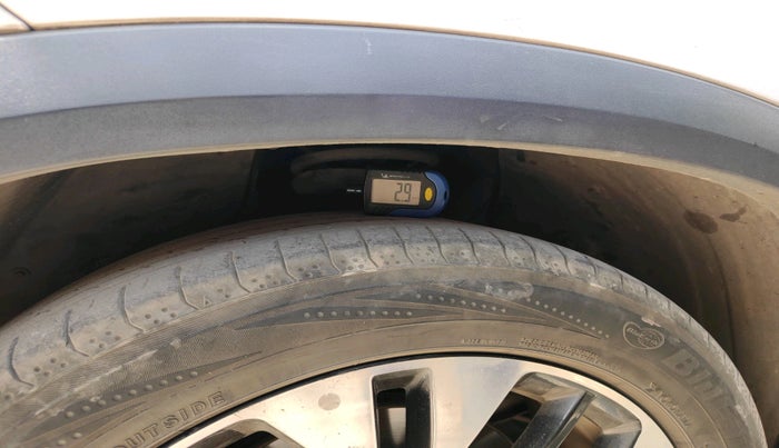 2021 MG HECTOR PLUS SELECT 2.0 DIESEL TURBO MT 7-STR, Diesel, Manual, 1,35,448 km, tyre