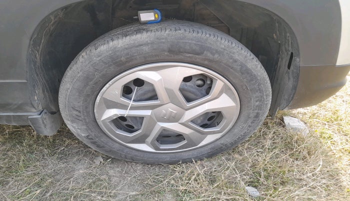 2023 Maruti BREZZA VXI SMART HYBRID, Petrol, Manual, 24,986 km, tyre