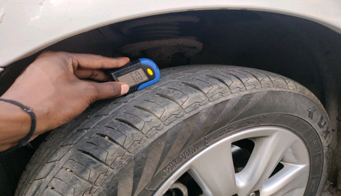 2016 Toyota Corolla Altis G CVT PETROL, Petrol, Automatic, 94,413 km, tyre