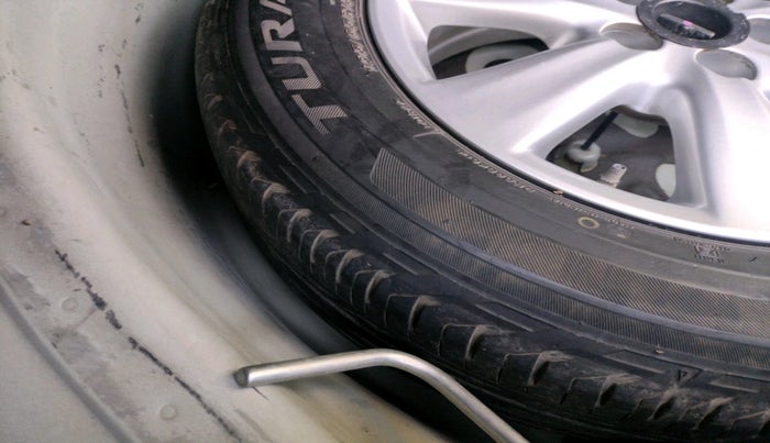 2016 Toyota Corolla Altis G CVT PETROL, Petrol, Automatic, 94,413 km, tyre