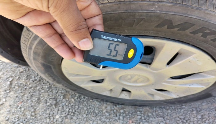 2013 Maruti Swift VXI, Petrol, Manual, 1,41,124 km, tyre