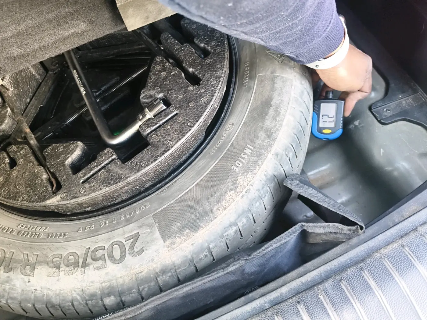 2018 Hyundai Creta S AT 1.6 DIESEL, Diesel, Automatic, 1,19,964 km, tyre