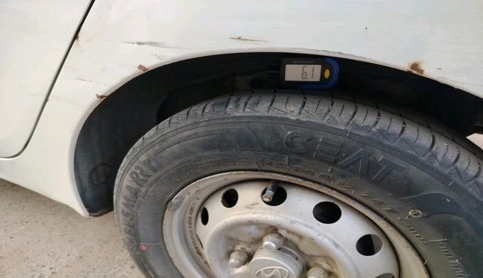 2013 Hyundai Eon ERA +, Petrol, Manual, 84,550 km, tyre