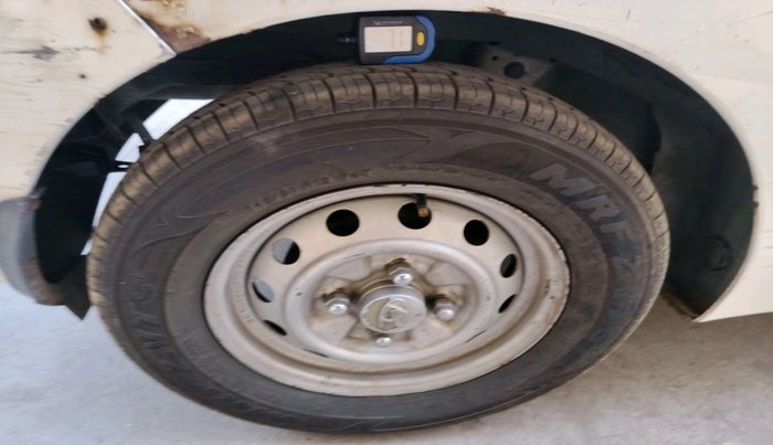 2013 Hyundai Eon ERA +, Petrol, Manual, 84,550 km, tyre