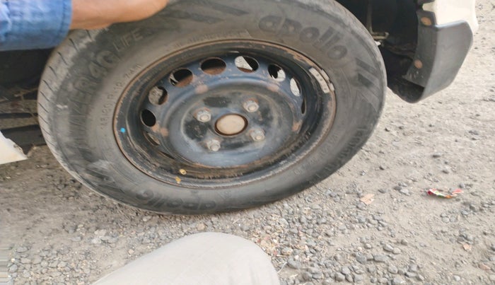 2015 Maruti Alto 800 LXI, Petrol, Manual, 1,42,752 km, tyre