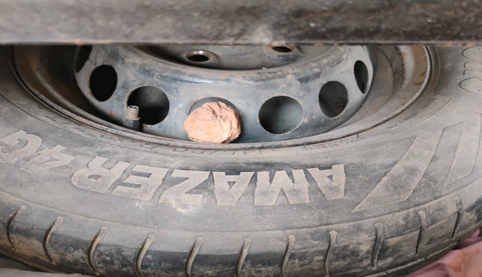 2015 Maruti Alto 800 LXI, Petrol, Manual, 1,42,752 km, tyre