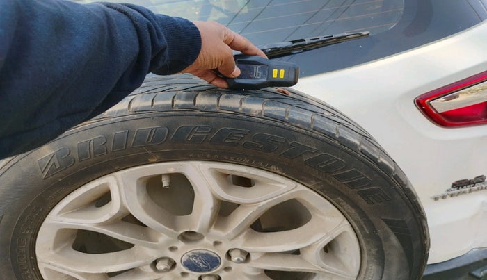 2014 Ford Ecosport TITANIUM 1.5L DIESEL, Diesel, Manual, 1,47,327 km, tyre