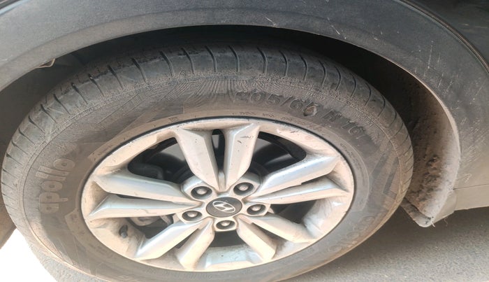 2017 Hyundai Creta SX PLUS 1.6 DIESEL, Diesel, Manual, 1,29,956 km, tyre