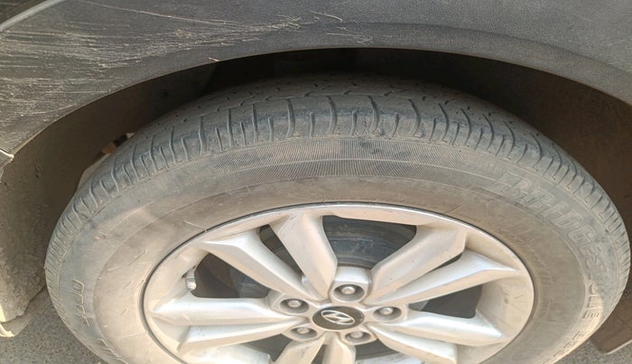 2017 Hyundai Creta SX PLUS 1.6 DIESEL, Diesel, Manual, 1,29,956 km, tyre