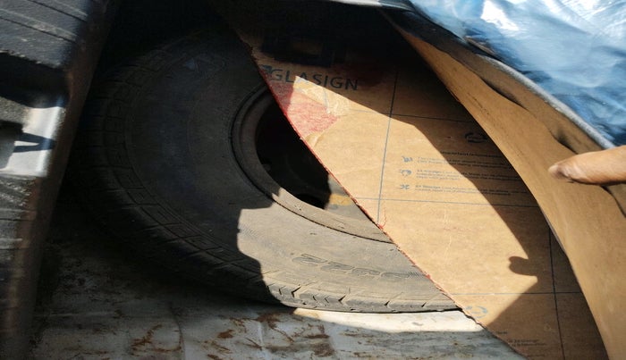 2014 Honda Amaze 1.5L I-DTEC E, Diesel, Manual, 92,280 km, tyre