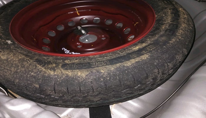 2022 Renault Kwid CLIMBER AMT 1.0, Petrol, Automatic, 10,781 km, tyre