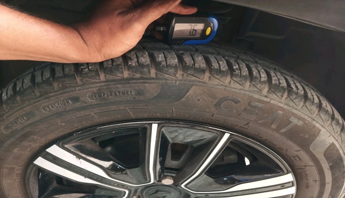 2022 Renault Kwid CLIMBER AMT 1.0, Petrol, Automatic, 10,781 km, tyre