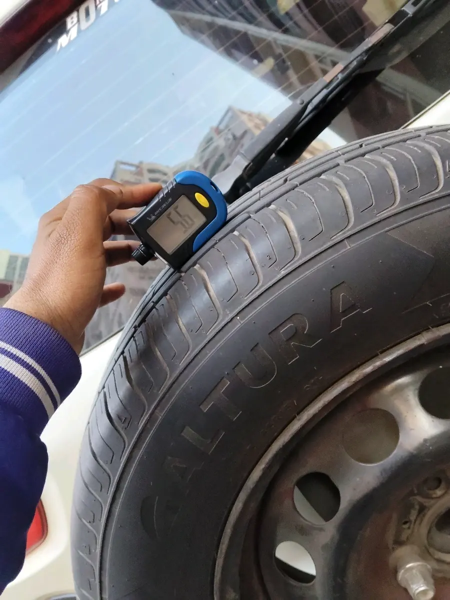 2014 Ford Ecosport TREND 1.5L PETROL, Petrol, Manual, 1,24,993 km, tyre