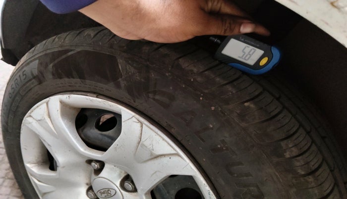 2014 Ford Ecosport TREND 1.5L PETROL, Petrol, Manual, 1,24,993 km, tyre