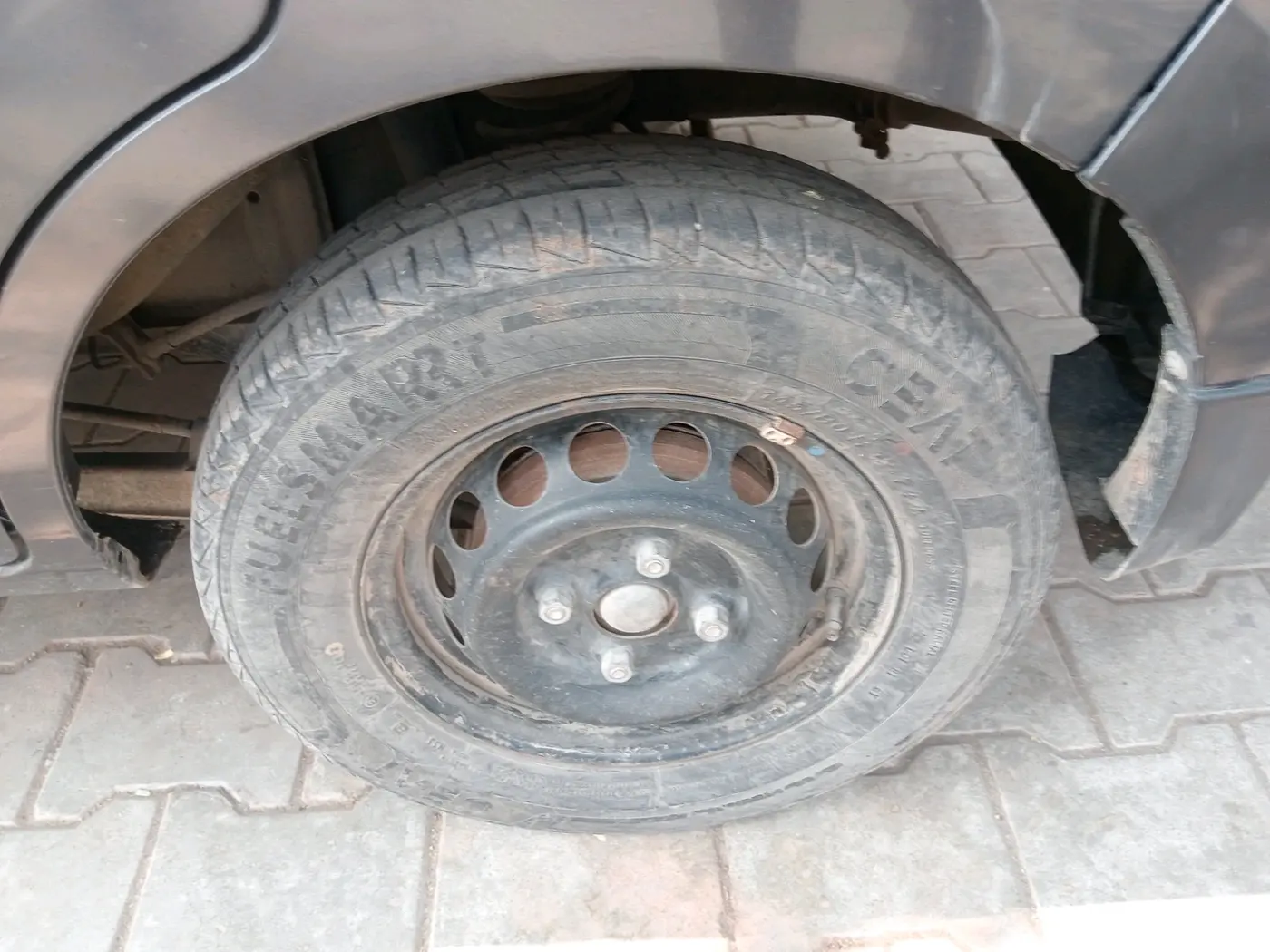 2019 Maruti Alto LXI, Petrol, Manual, 23,761 km, tyre
