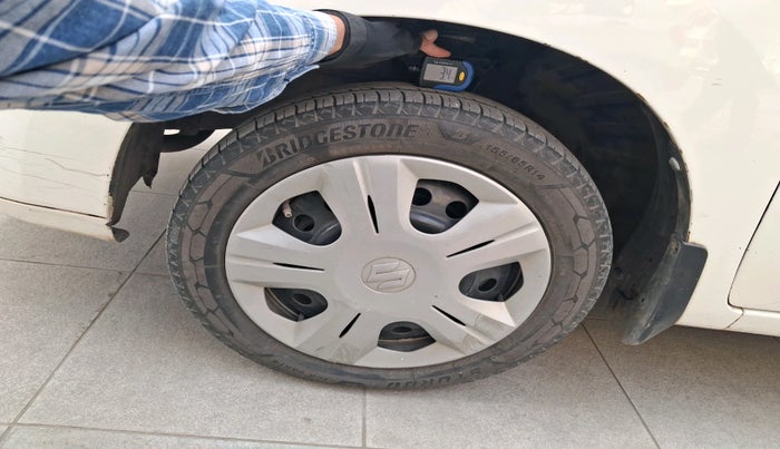 2012 Maruti Wagon R 1.0 VXI, Petrol, Manual, 1,53,004 km, tyre