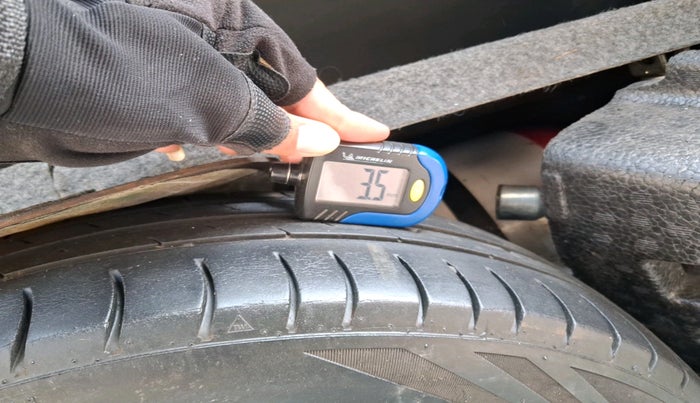 2012 Maruti Wagon R 1.0 VXI, Petrol, Manual, 1,53,004 km, tyre