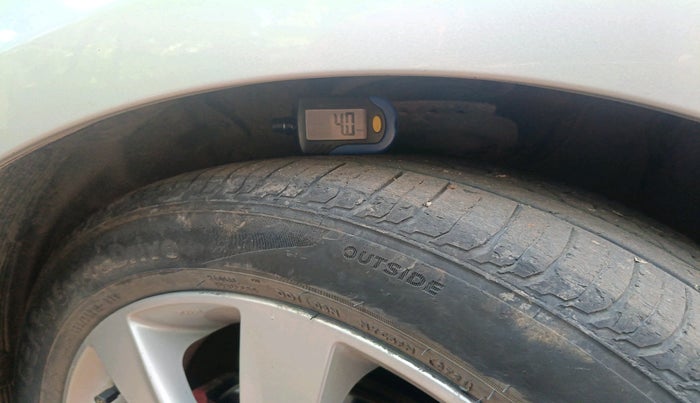 2011 Hyundai Verna FLUIDIC 1.6 VTVT SX, Petrol, Manual, 1,00,945 km, tyre