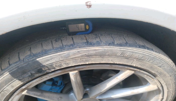 2013 Audi A4 1.8 TFSI, Petrol, Automatic, 80,241 km, tyre