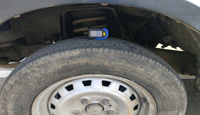 2013 Mahindra Xylo D2, Diesel, Manual, 1,29,612 km, tyre