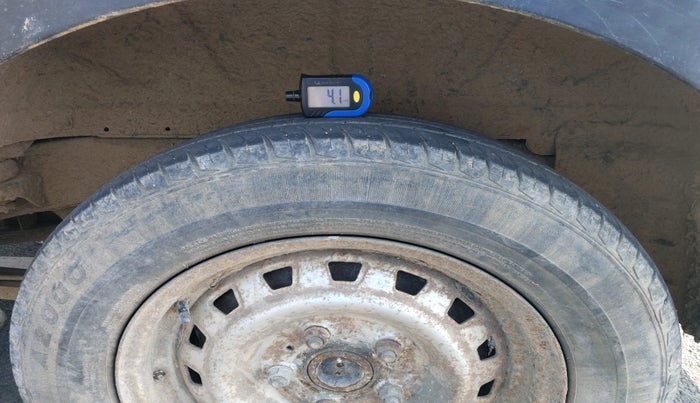 2013 Mahindra Xylo D2, Diesel, Manual, 1,29,612 km, tyre