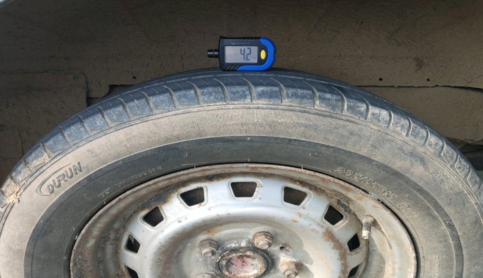 2013 Mahindra Xylo D2, Diesel, Manual, 1,29,612 km, tyre