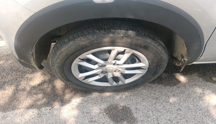 2022 Renault TRIBER RXL MT, Petrol, Manual, 27,139 km, tyre