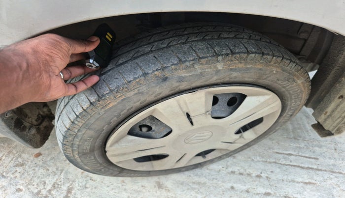 2014 Maruti Wagon R 1.0 VXI, Petrol, Manual, 89,732 km, tyre