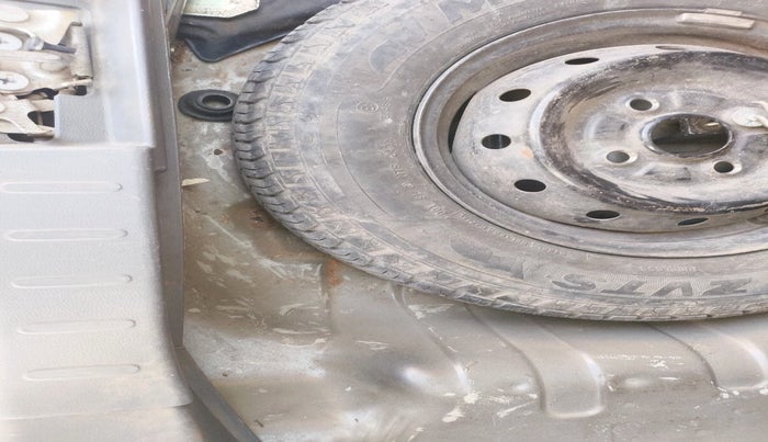 2013 Maruti Alto 800 LXI, Petrol, Manual, 1,15,202 km, tyre