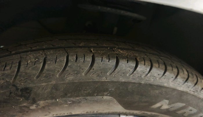 2019 Maruti Dzire VDI, Diesel, Manual, 60,941 km, tyre