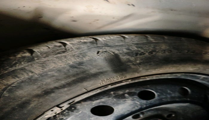 2019 Maruti Dzire VDI, Diesel, Manual, 60,941 km, tyre