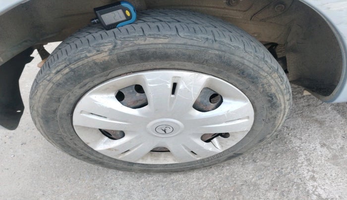 2011 Toyota Etios Liva G, Petrol, Manual, 76,879 km, tyre