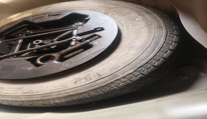 2011 Hyundai i10 SPORTZ 1.2 AT, Petrol, Automatic, 74,626 km, tyre