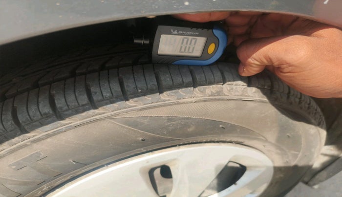 2011 Hyundai i10 SPORTZ 1.2 AT, Petrol, Automatic, 74,626 km, tyre