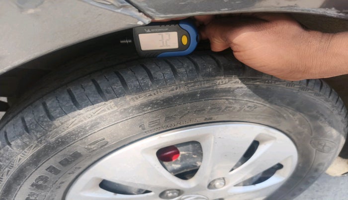 2011 Hyundai i10 SPORTZ 1.2 AT, Petrol, Automatic, 74,626 km, tyre