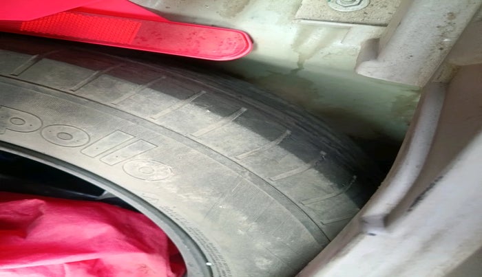 2020 Mahindra XUV300 W6 1.2 PETROL, Petrol, Manual, 88,847 km, tyre