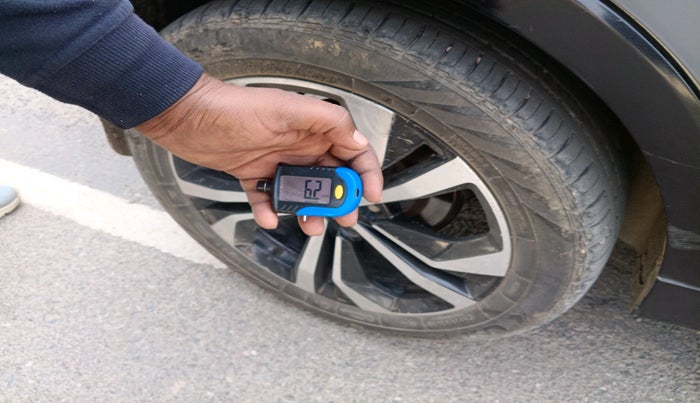 2020 Mahindra XUV300 W6 1.2 PETROL, Petrol, Manual, 88,847 km, tyre