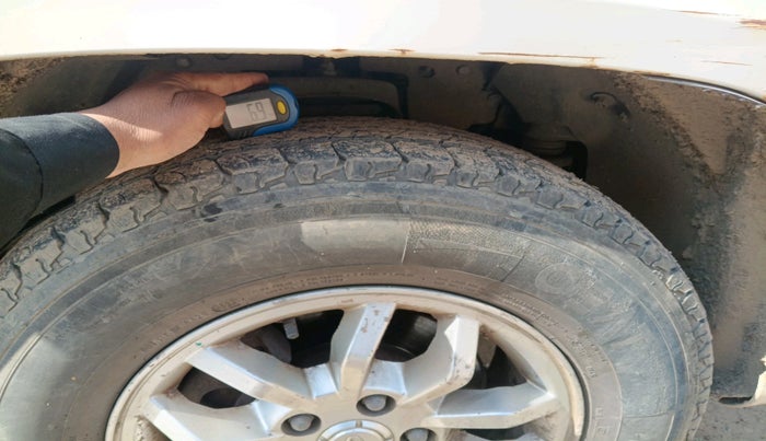 2016 Mahindra TUV300 T8, Diesel, Manual, 74,140 km, tyre