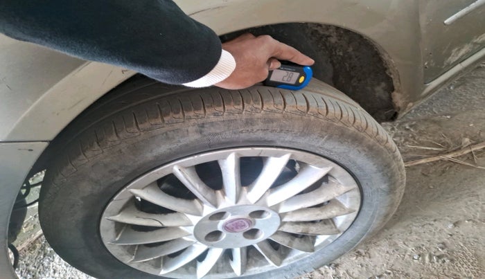 2011 Fiat Linea T JET, Petrol, Manual, 99,999 km, tyre