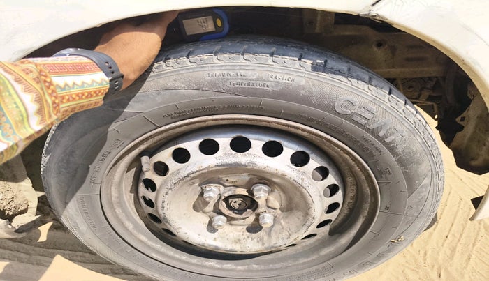 2015 Honda Amaze 1.5L I-DTEC E, Diesel, Manual, 2,26,646 km, tyre