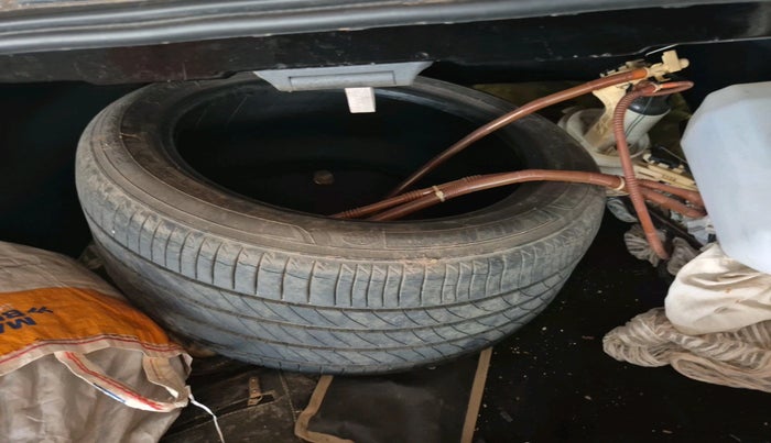 2011 Mercedes Benz E Class E 220 ELEGANCE, Petrol, Automatic, 45,610 km, tyre