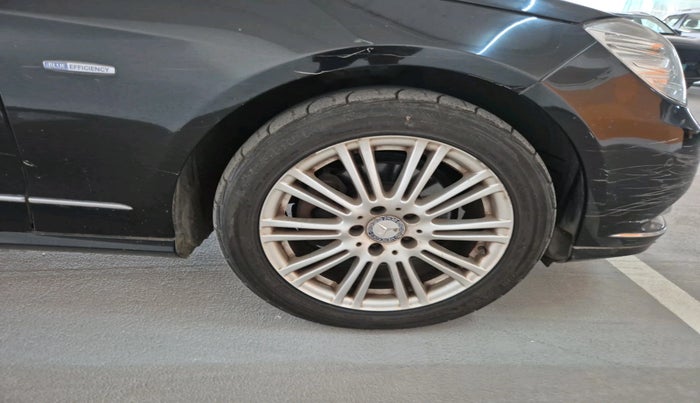 2011 Mercedes Benz E Class E 220 ELEGANCE, Petrol, Automatic, 45,610 km, tyre