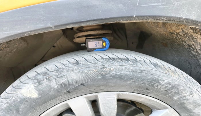 2016 Maruti Vitara Brezza ZDI PLUS, Diesel, Manual, 1,46,042 km, tyre