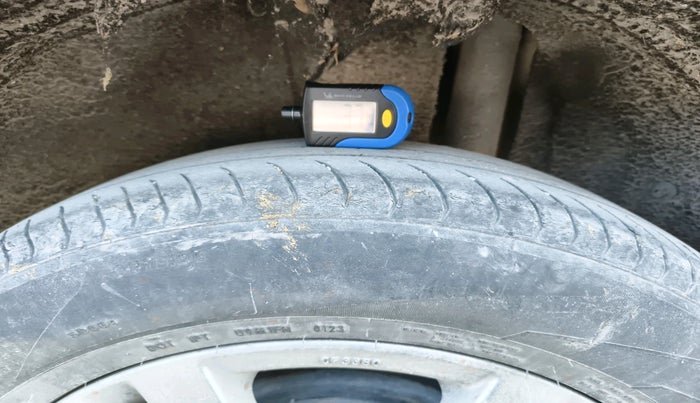 2016 Maruti Vitara Brezza ZDI PLUS, Diesel, Manual, 1,46,042 km, tyre